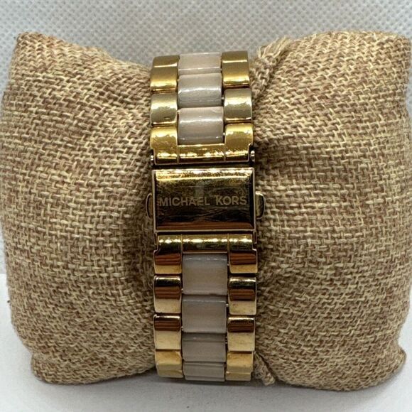 Michael Kors Slim Runway MK4294 Women's Rose Gold Analog Dial Wrist Watch JNA610 - Picture 4 of 11